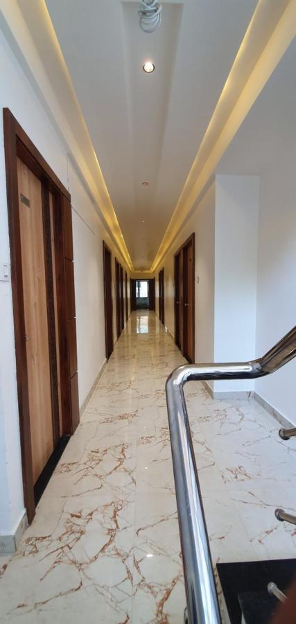 Hotel N K Bhuj Extérieur photo