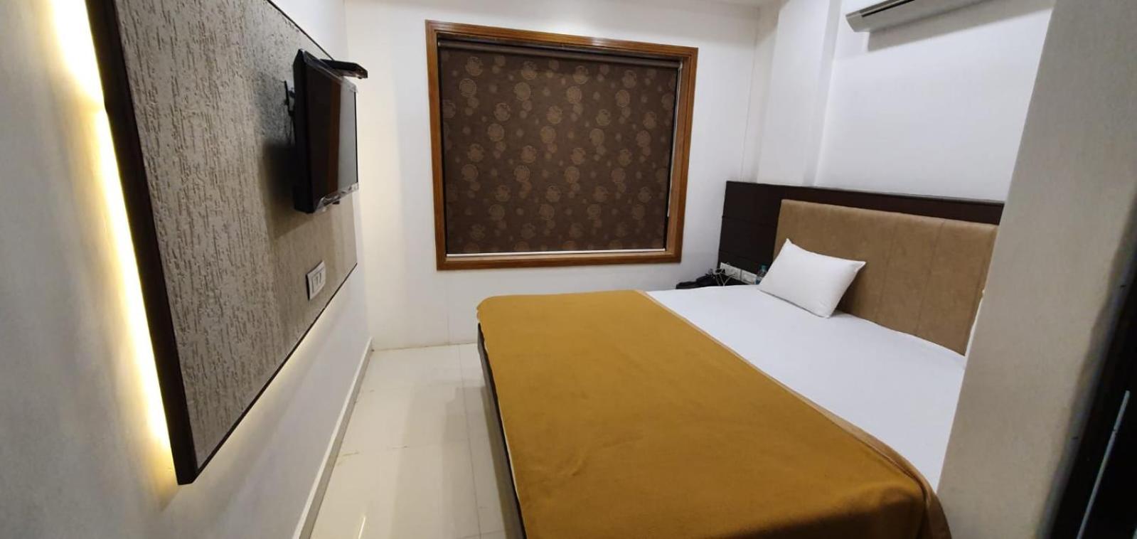 Hotel N K Bhuj Extérieur photo